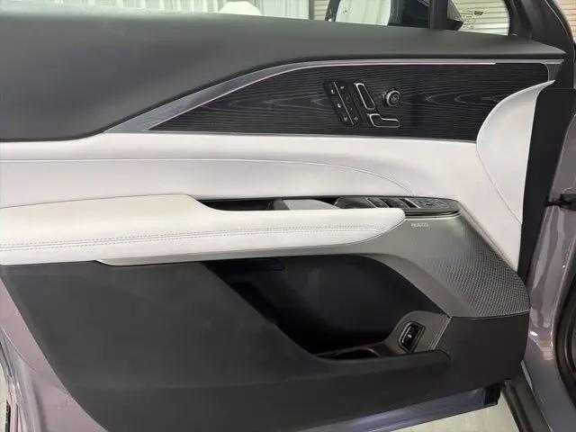 2024 Cadillac iQ Luxury w/1SE