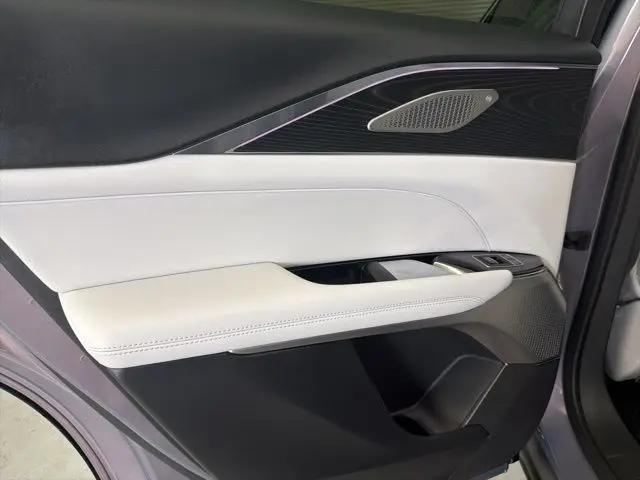 2024 Cadillac iQ Luxury w/1SE