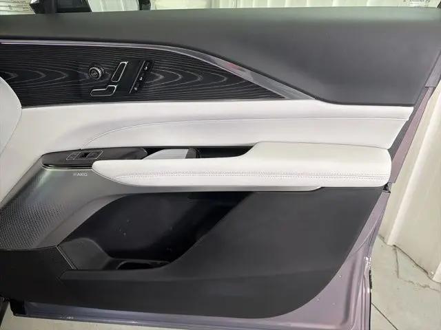 2024 Cadillac iQ Luxury w/1SE