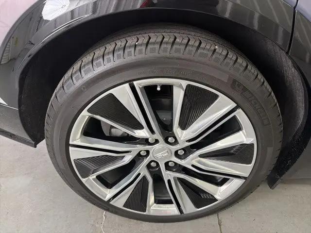 2024 Cadillac iQ Luxury w/1SE