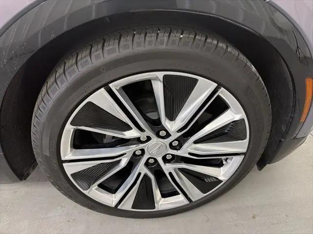 2024 Cadillac iQ Luxury w/1SE