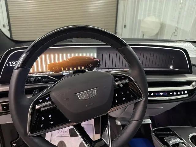 2024 Cadillac iQ Luxury w/1SE
