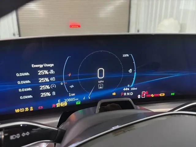 2024 Cadillac iQ Luxury w/1SE