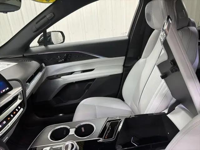 2024 Cadillac iQ Luxury w/1SE