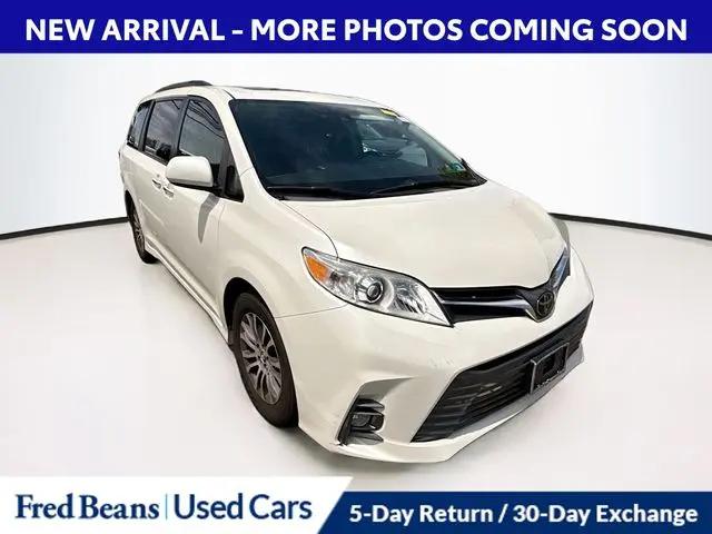 2018 Toyota Sienna XLE 8 Passenger