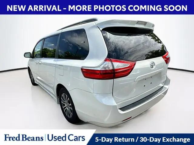 2018 Toyota Sienna XLE 8 Passenger