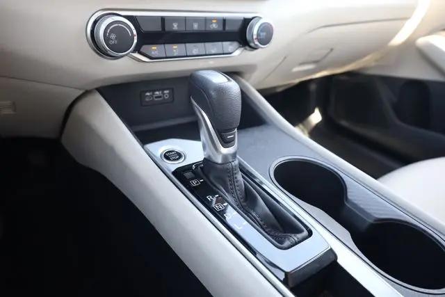2025 Nissan Altima SV FWD