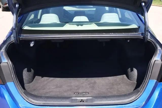2025 Nissan Altima SV FWD