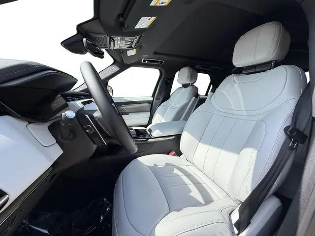 2026 Land Rover Range Rover Sport P360 SE