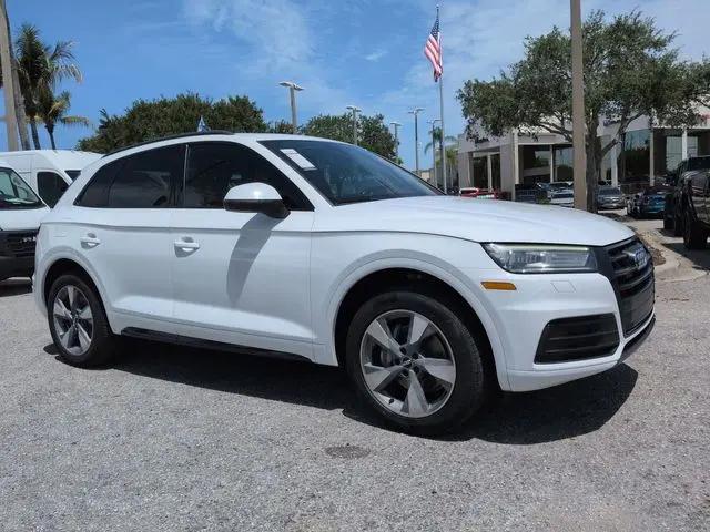 2020 Audi Q5 Titanium Premium 45 TFSI quattro S tronic