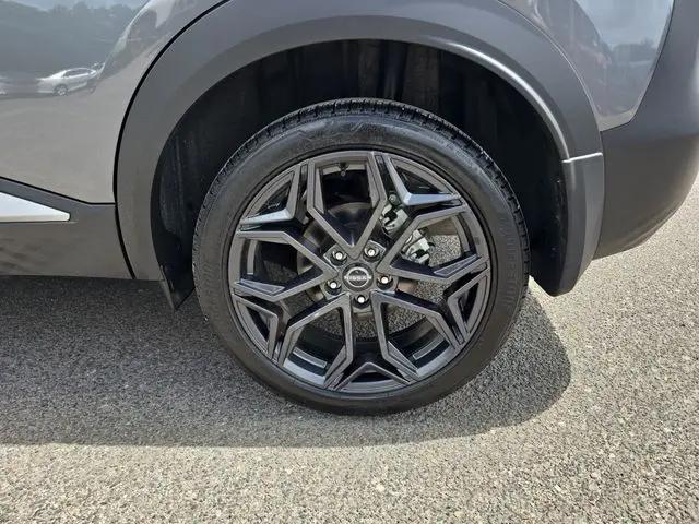 2025 Nissan Kicks SR FWD