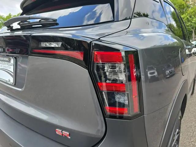 2025 Nissan Kicks SR FWD