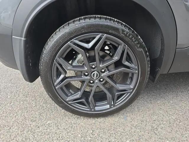2025 Nissan Kicks SR FWD