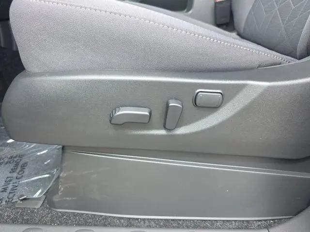 2026 Nissan Frontier Crew Cab SV 4x2