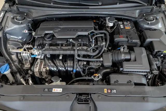 2025 Hyundai Elantra SE