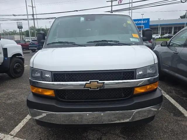 2025 Chevrolet Express Passenger RWD 3500 Extended Wheelbase LT