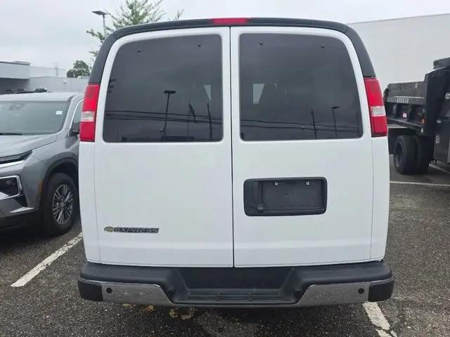 2025 Chevrolet Express Passenger RWD 3500 Extended Wheelbase LT