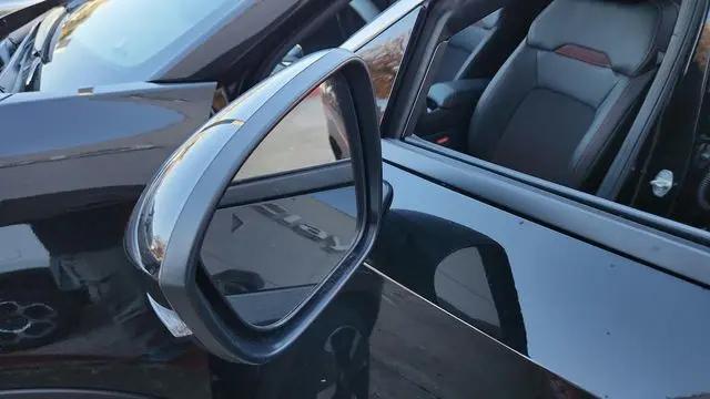 2025 Nissan Kicks SR FWD
