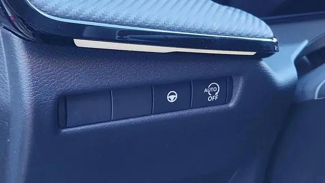 2025 Nissan Kicks SR FWD