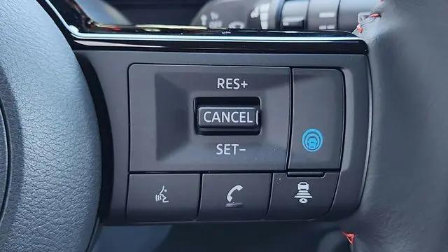 2025 Nissan Kicks SR FWD