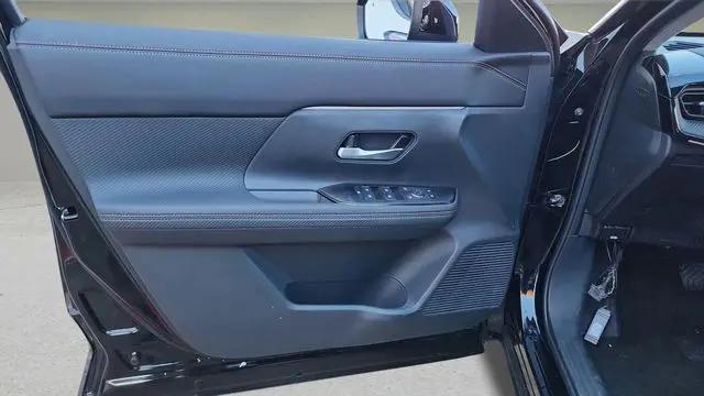 2025 Nissan Kicks SR FWD