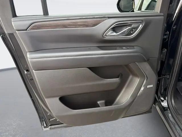2022 Chevrolet Suburban 4WD Z71