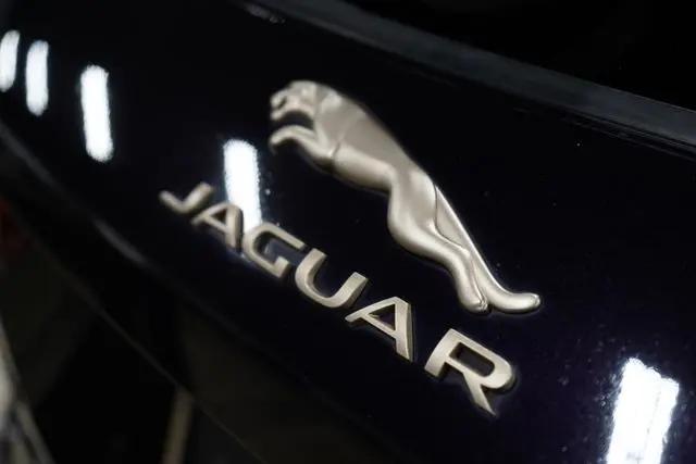 2023 Jaguar F-PACE SVR P550 AWD Automatic
