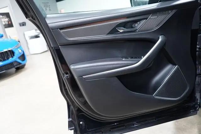 2023 Jaguar F-PACE SVR P550 AWD Automatic