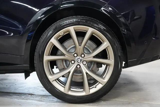 2023 Jaguar F-PACE SVR P550 AWD Automatic