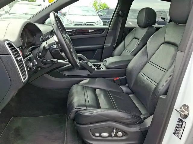 2019 Porsche Cayenne Cayenne