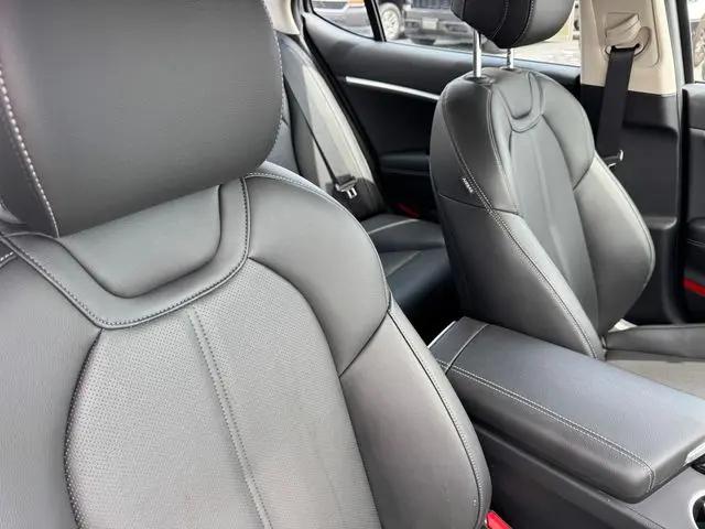 2026 Genesis G70 2.5T RWD