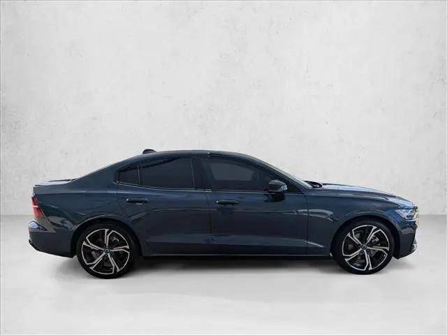 2024 Volvo S60 B5 Core Dark Theme