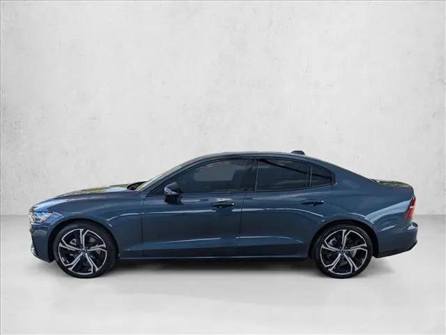 2024 Volvo S60 B5 Core Dark Theme
