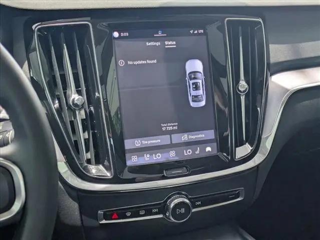 2024 Volvo S60 B5 Core Dark Theme