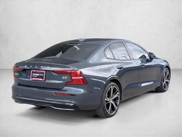 2024 Volvo S60 B5 Core Dark Theme