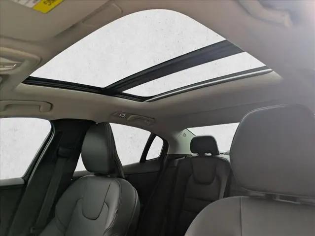 2024 Volvo S60 B5 Core Dark Theme