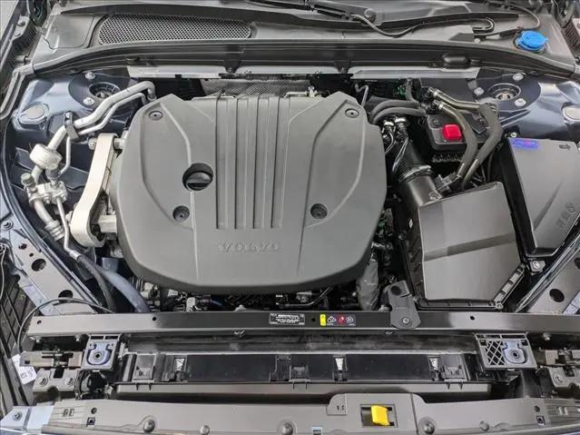 2024 Volvo S60 B5 Core Dark Theme