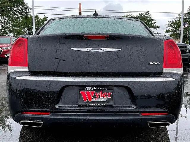2019 Chrysler 300 Touring
