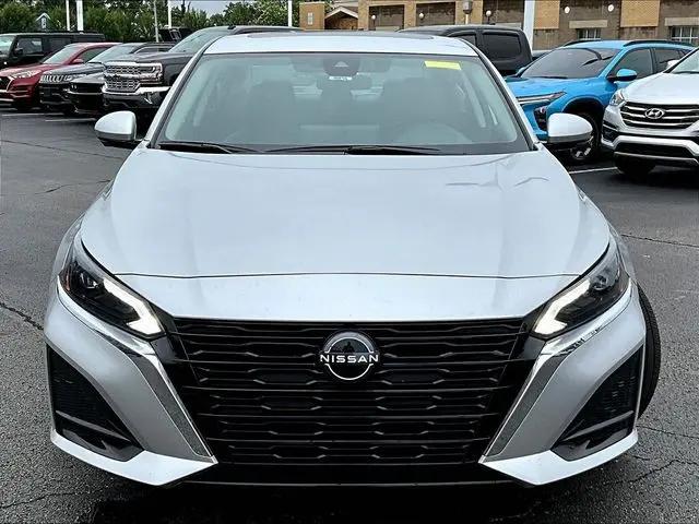 2025 Nissan Altima SL FWD