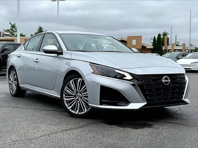 2025 Nissan Altima SL FWD