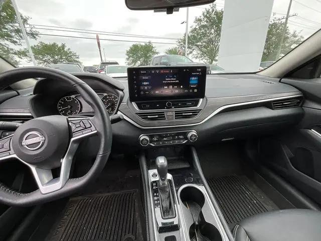 2025 Nissan Altima SL FWD