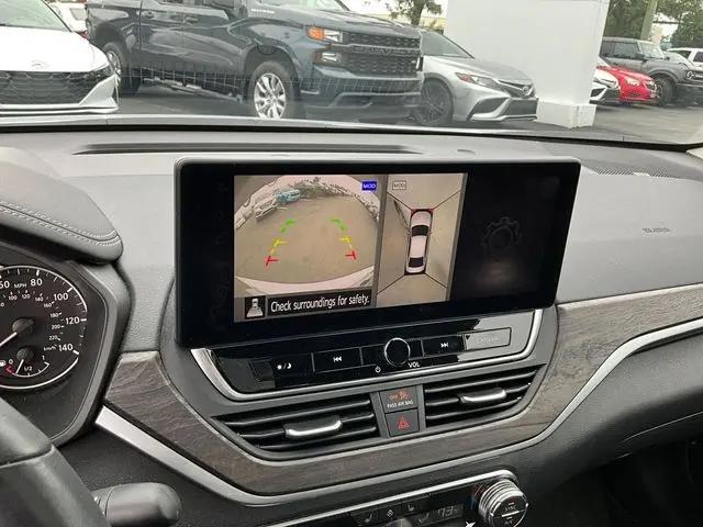 2025 Nissan Altima SL FWD