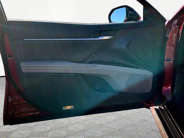2022 Toyota Camry XLE Hybrid