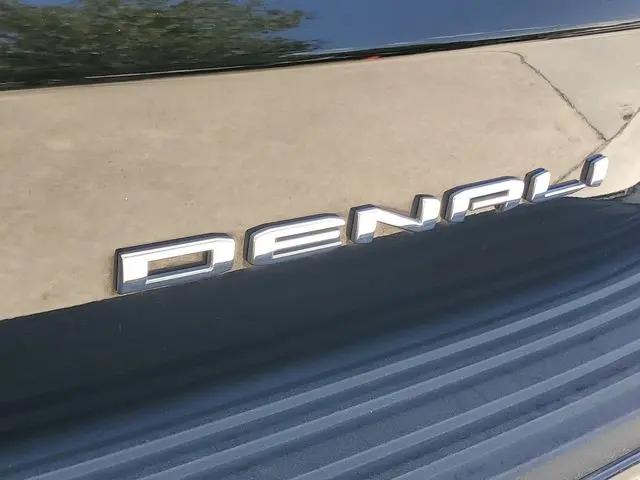 2023 GMC Yukon XL 4WD Denali