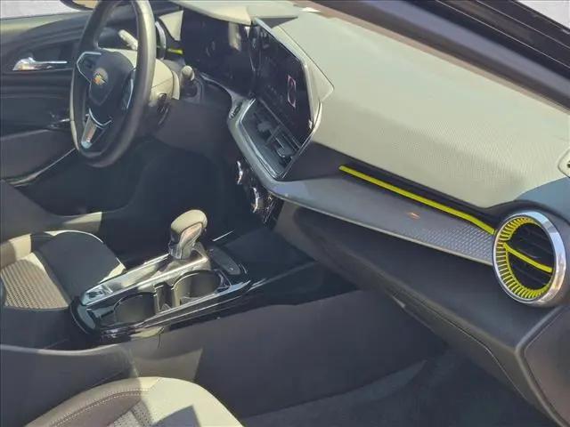 2025 Chevrolet Trax FWD LT