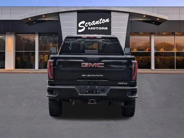 2024 GMC Sierra 2500HD 4WD Crew Cab Standard Bed AT4