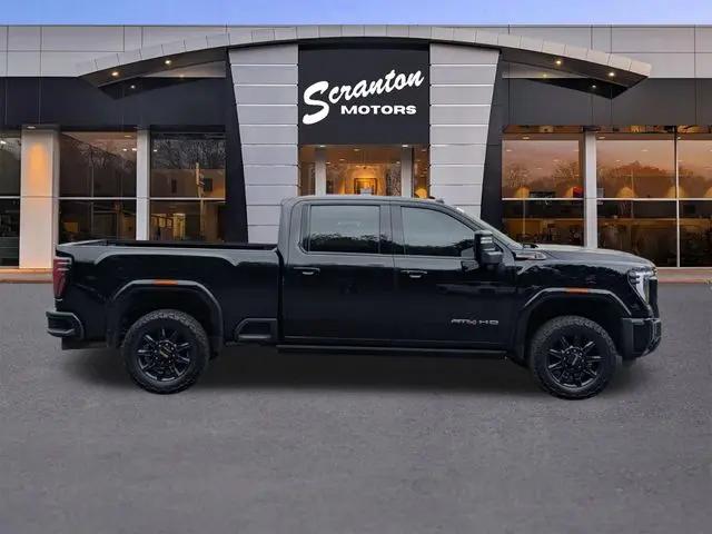 2024 GMC Sierra 2500HD 4WD Crew Cab Standard Bed AT4