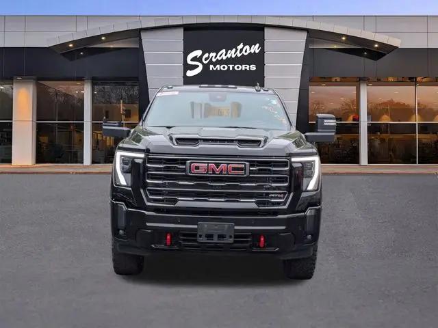 2024 GMC Sierra 2500HD 4WD Crew Cab Standard Bed AT4