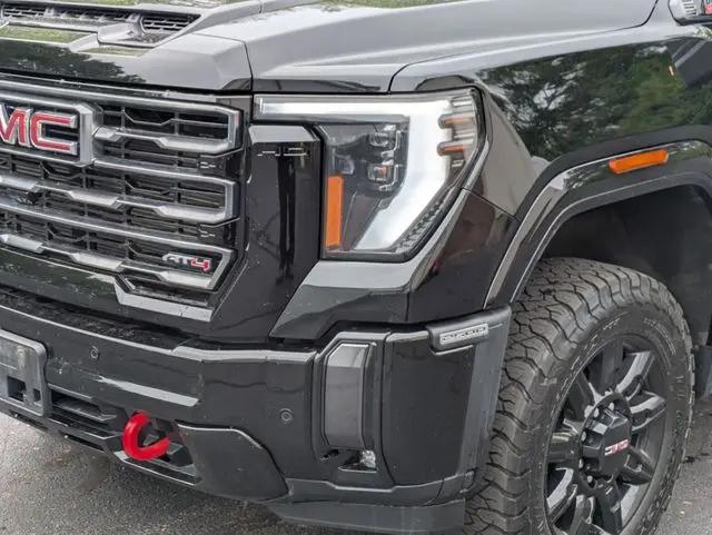 2024 GMC Sierra 2500HD 4WD Crew Cab Standard Bed AT4