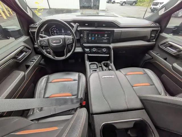 2024 GMC Sierra 2500HD 4WD Crew Cab Standard Bed AT4